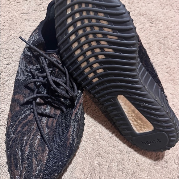 2021
Yeezy Boost 350 V2 'MX Rock' - Picture 5 of 7
